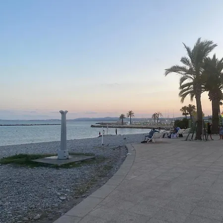 Apartmán New Flat With Swimming Pool On Rooftop *