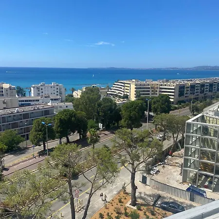 New Flat With Swimming Pool On Rooftop Apartmán